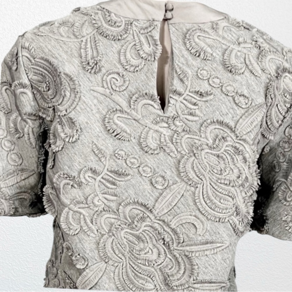 Pearl By Lela Rose Embroidered Chenille Silk Trim Jersey Knit TShirt SZ M Gray - Picture 8 of 12